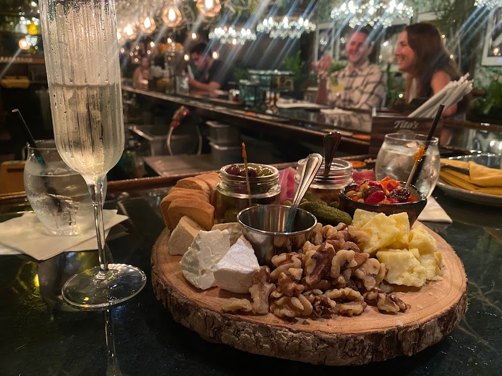 Sourbon Kitchen & Bar | restaurant | 215 Clematis St, West Palm Beach, FL 33401, USA | 5612477101 OR +1 561-247-7101