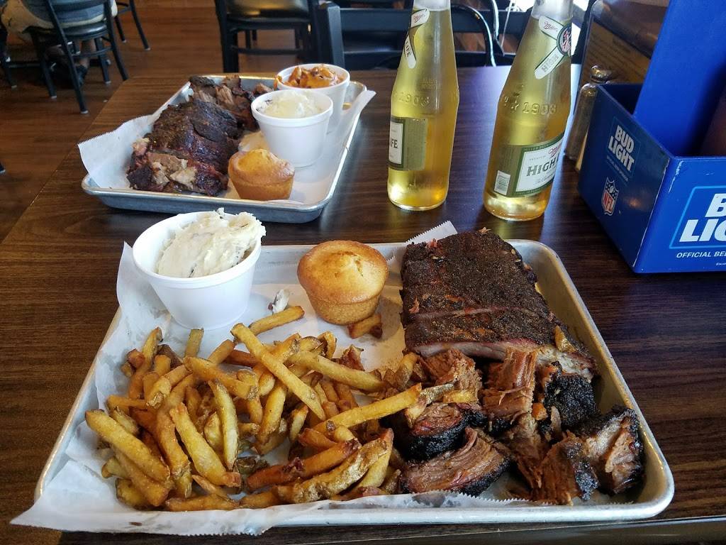 Big Eds BBQ & Bar | restaurant | 4030 Northpoint Blvd, Waukegan, IL 60085, USA | 8474735333 OR +1 847-473-5333