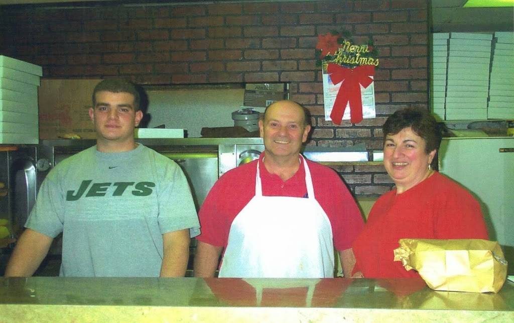 Belltown Pizzeria | restaurant | 31 Belltown Rd, Stamford, CT 06905, USA | 2033253400 OR +1 203-325-3400