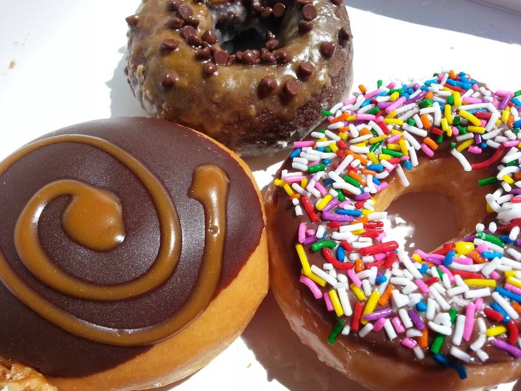 Krispy Kreme | bakery | 4034 Crenshaw Blvd, Los Angeles, CA 90008, USA | 3232914133 OR +1 323-291-4133