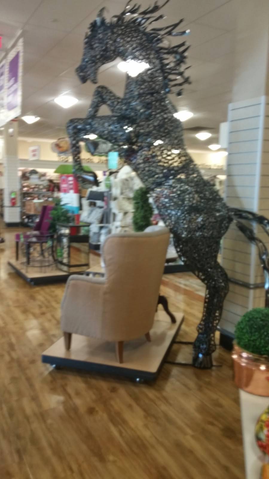 Shops on Main | shopping mall | 121 US-41, Schererville, IN 46375, USA | 6306452800 OR +1 630-645-2800