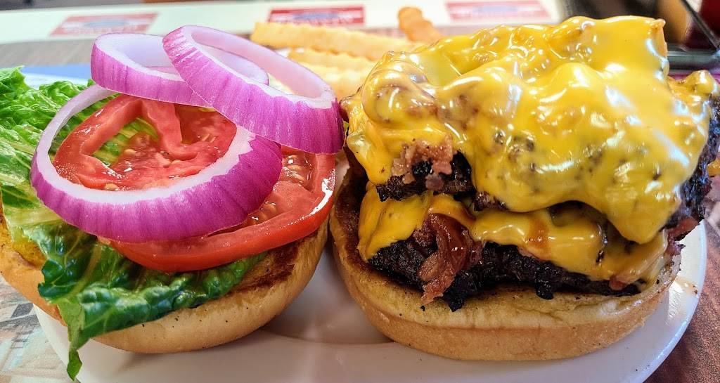 Sardis Lions Den | restaurant | 1075 Sardis Dr, Boaz, AL 35956, USA | 2565932936 OR +1 256-593-2936