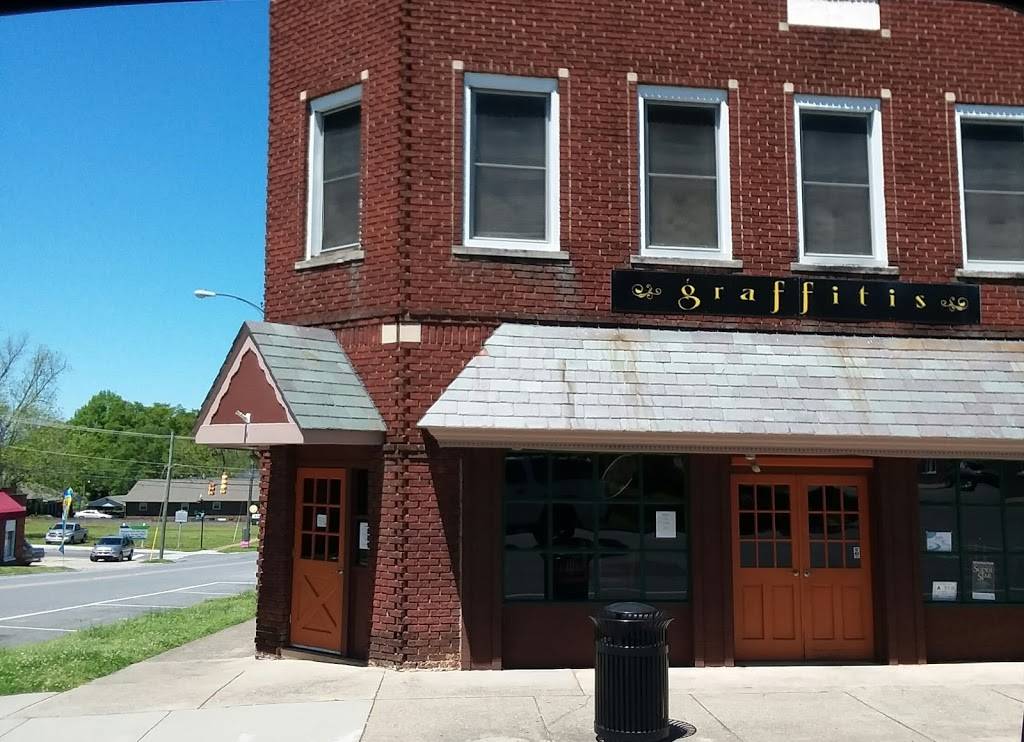 Graffitis Restaurant | restaurant | 101 Court Square, Lincolnton, NC 28092, USA | 7042409218 OR +1 704-240-9218