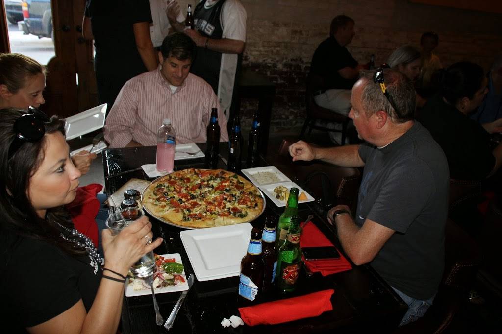 El Nuevo Tenampa | restaurant | 244 W Houston St, San Antonio, TX 78205, USA | 2103544200 OR +1 210-354-4200