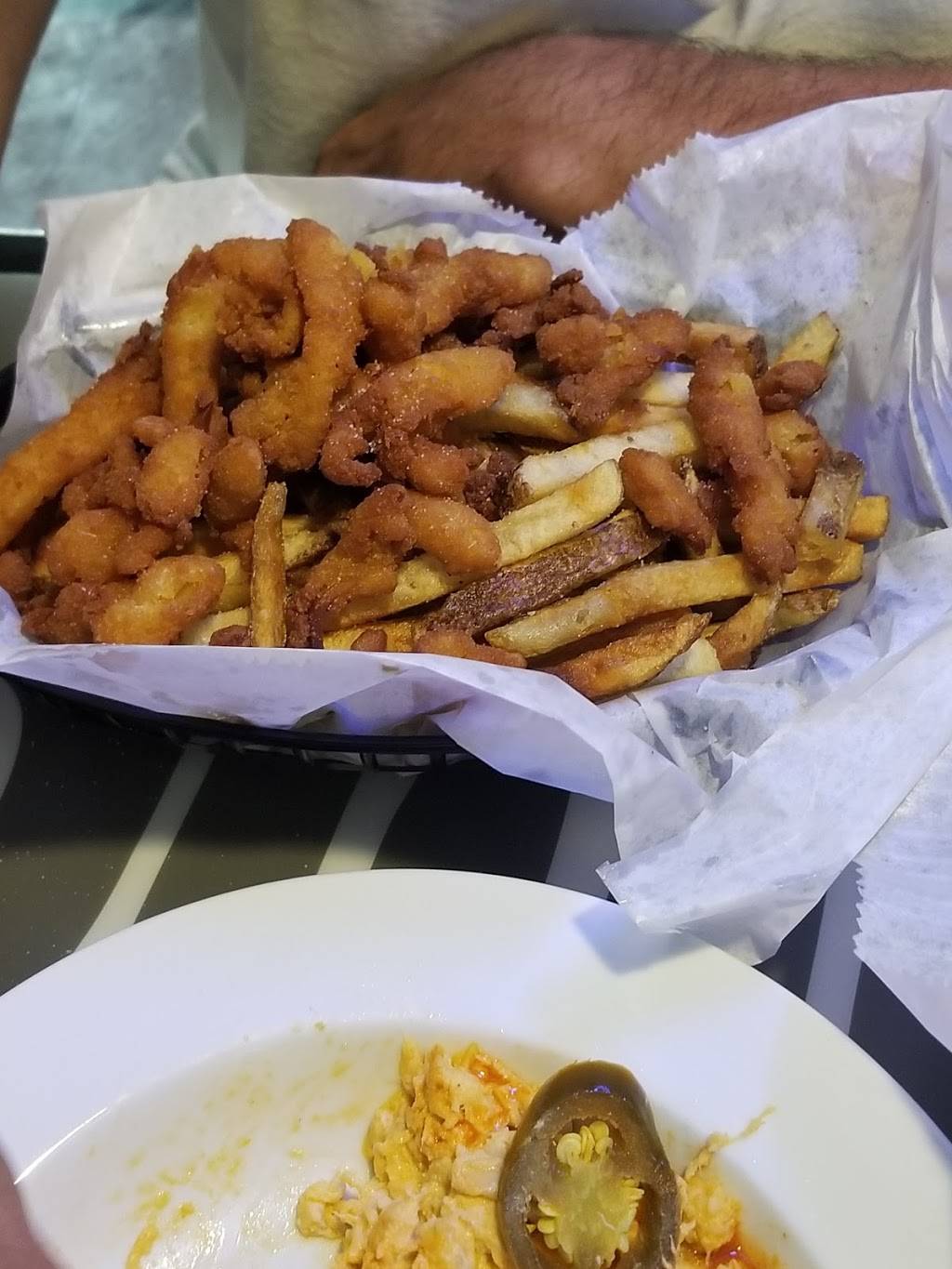 Howards Cafe | restaurant | E Taggart St, East Palestine, OH 44413, USA | 3308866109 OR +1 330-886-6109