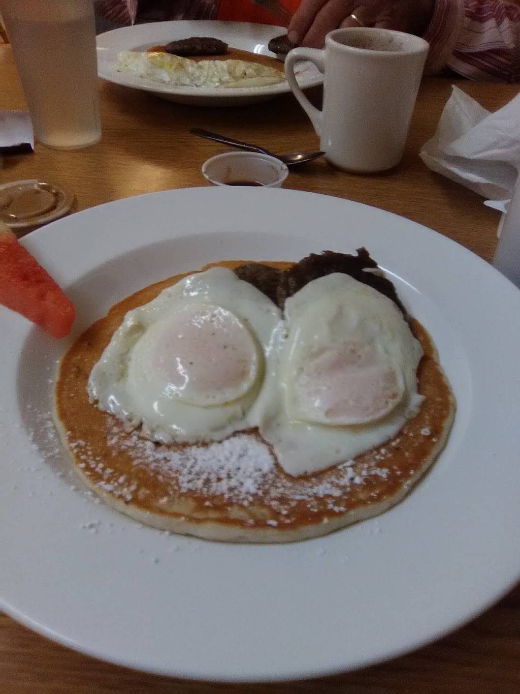 Hans House | restaurant | 116 Central Ave N, Elbow Lake, MN 56531, USA | 2186854193 OR +1 218-685-4193