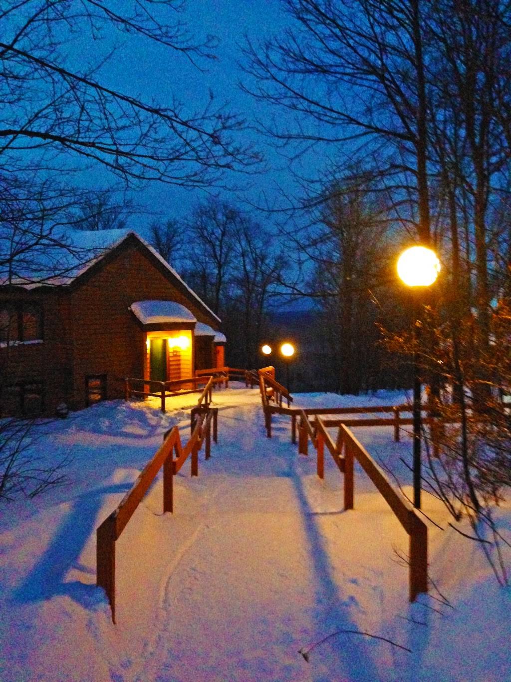 Indianhead Mountain - Big Snow Resort | restaurant | 500 Indianhead Rd, Wakefield, MI 49968, USA | 8003463426 OR +1 800-346-3426