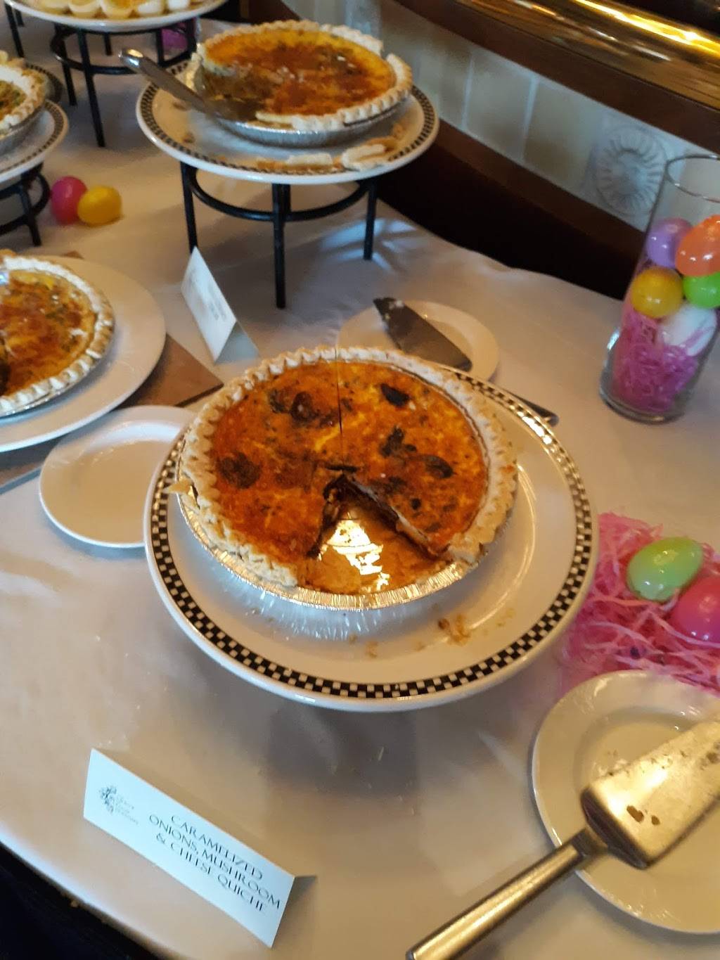 HKs Restaurant and Bar | restaurant | 315 Four Seasons Dr, Lake Ozark, MO 65049, USA | 5733658509 OR +1 573-365-8509