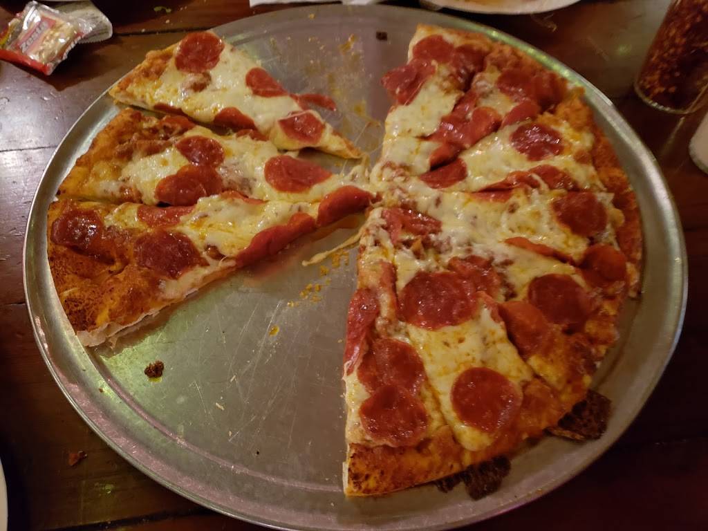 Me-n-Eds Pizza Parlor | restaurant | 4115 Paramount Blvd, Lakewood, CA 90712, USA | 5624218908 OR +1 562-421-8908