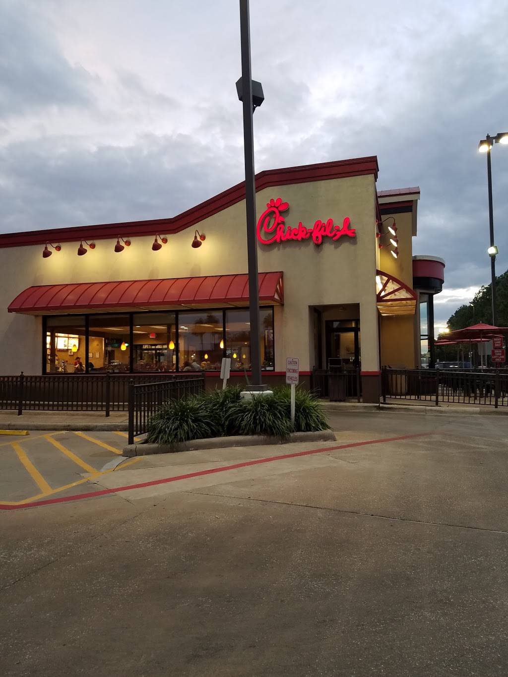 Chick-fil-A | restaurant | 8440 Hwy 6 N, Houston, TX 77095, USA | 2815509205 OR +1 281-550-9205