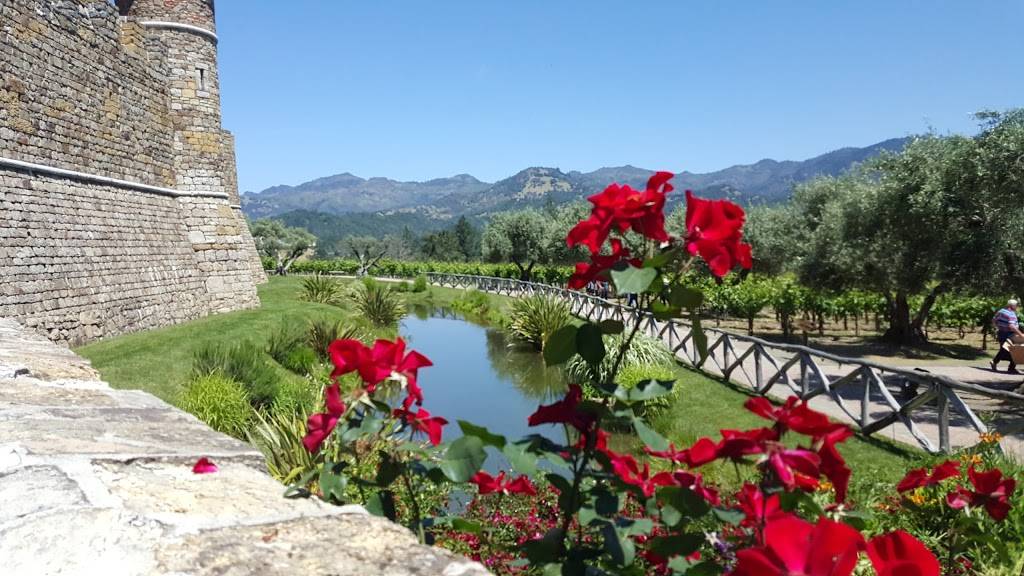 Starbucks | cafe | 2007 Redwood Rd, Napa, CA 94558, USA | 7072563968 OR +1 707-256-3968