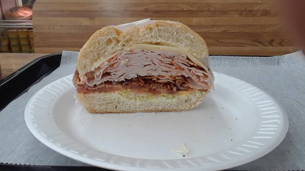 Union Blvd Deli | restaurant | 2116 Union Blvd, Bay Shore, NY 11706, USA | 6316478880 OR +1 631-647-8880