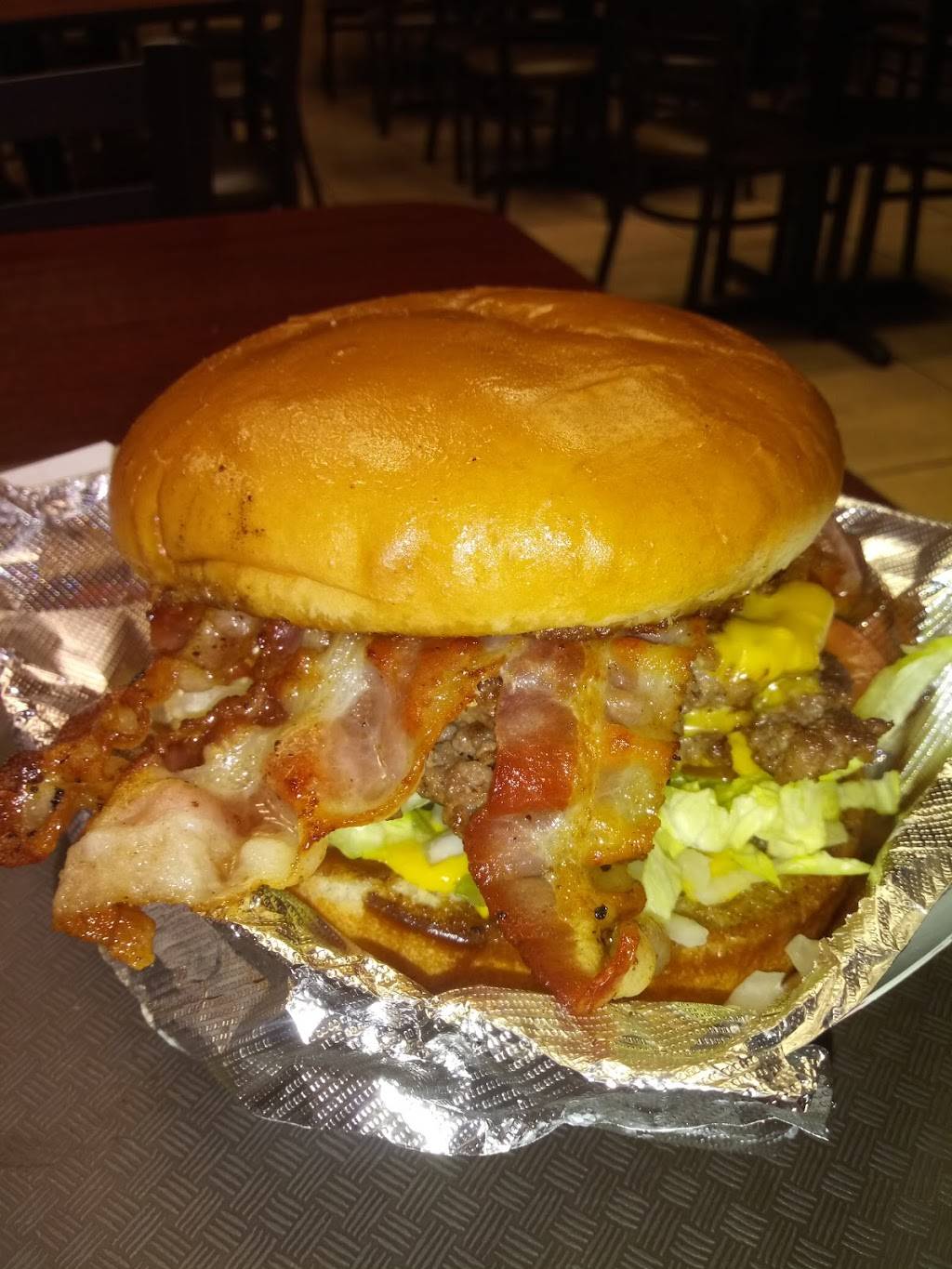 Fat Bear Burgers & Tacos | restaurant | 800 N Piedras St, El Paso, TX 79903, USA | 9152496331 OR +1 915-249-6331