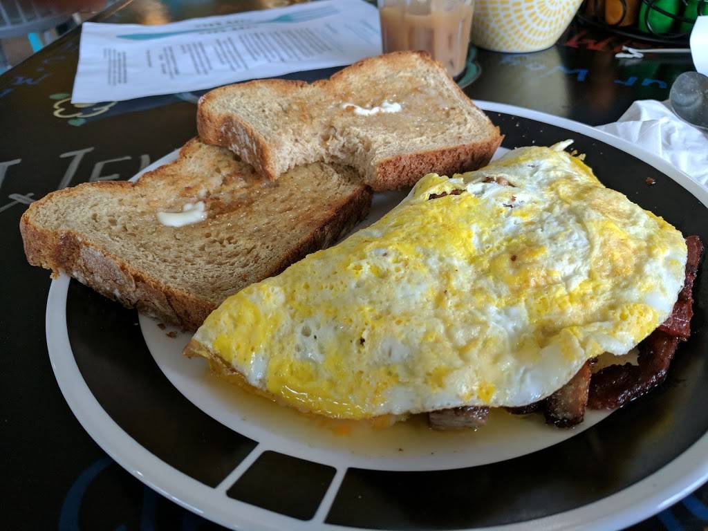 Greenwich Bistro | cafe | 1541 Bellevue St, Green Bay, WI 54311, USA | 9204550730 OR +1 920-455-0730