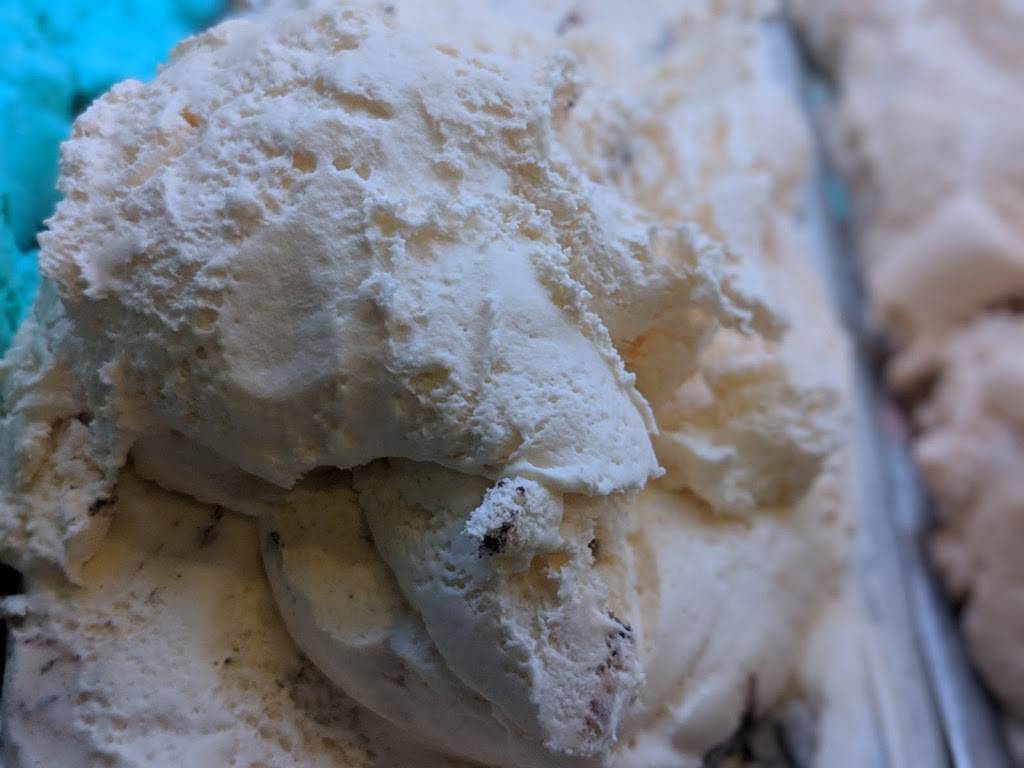 Cold Stone Creamery | bakery | 15 Blake Blvd, Kissimmee, FL 34747, USA | 4075668651 OR +1 407-566-8651