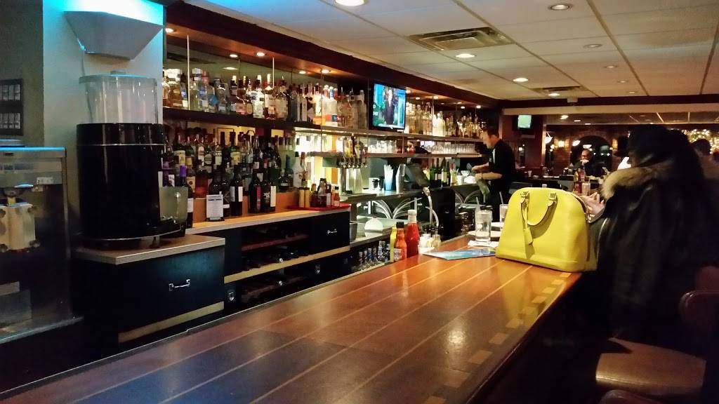 Sindbads Restaurant and Marina | restaurant | 100 St Clair St, Detroit, MI 48214, USA | 3138228000 OR +1 313-822-8000