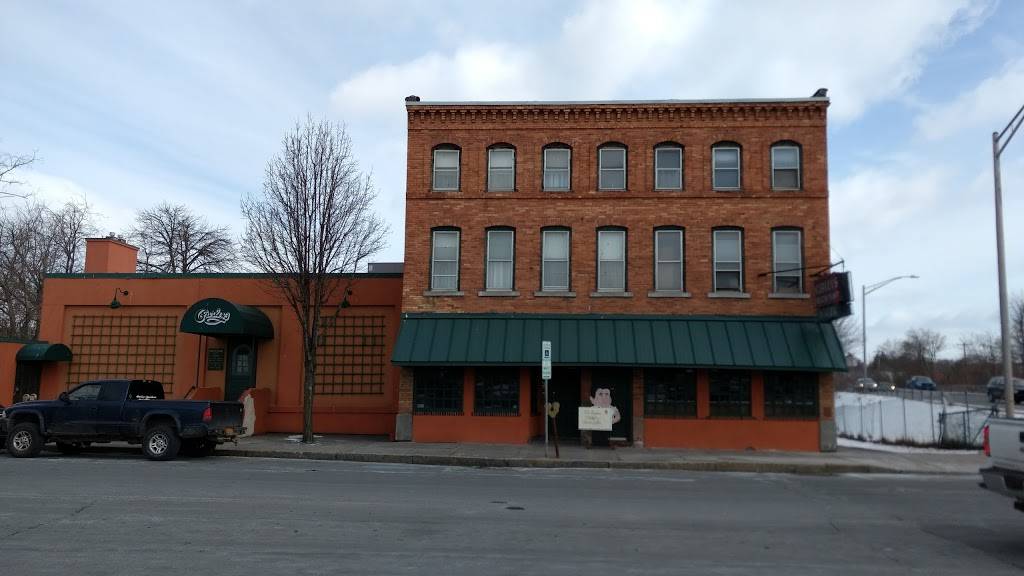 Curleys | restaurant | 96 State St, Auburn, NY 13021, USA | 3152525224 OR +1 315-252-5224