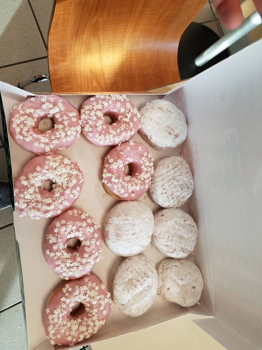 Dunkin | cafe | 2401 W 75th St Unit 17-19, Woodridge, IL 60517, USA | 6309100470 OR +1 630-910-0470