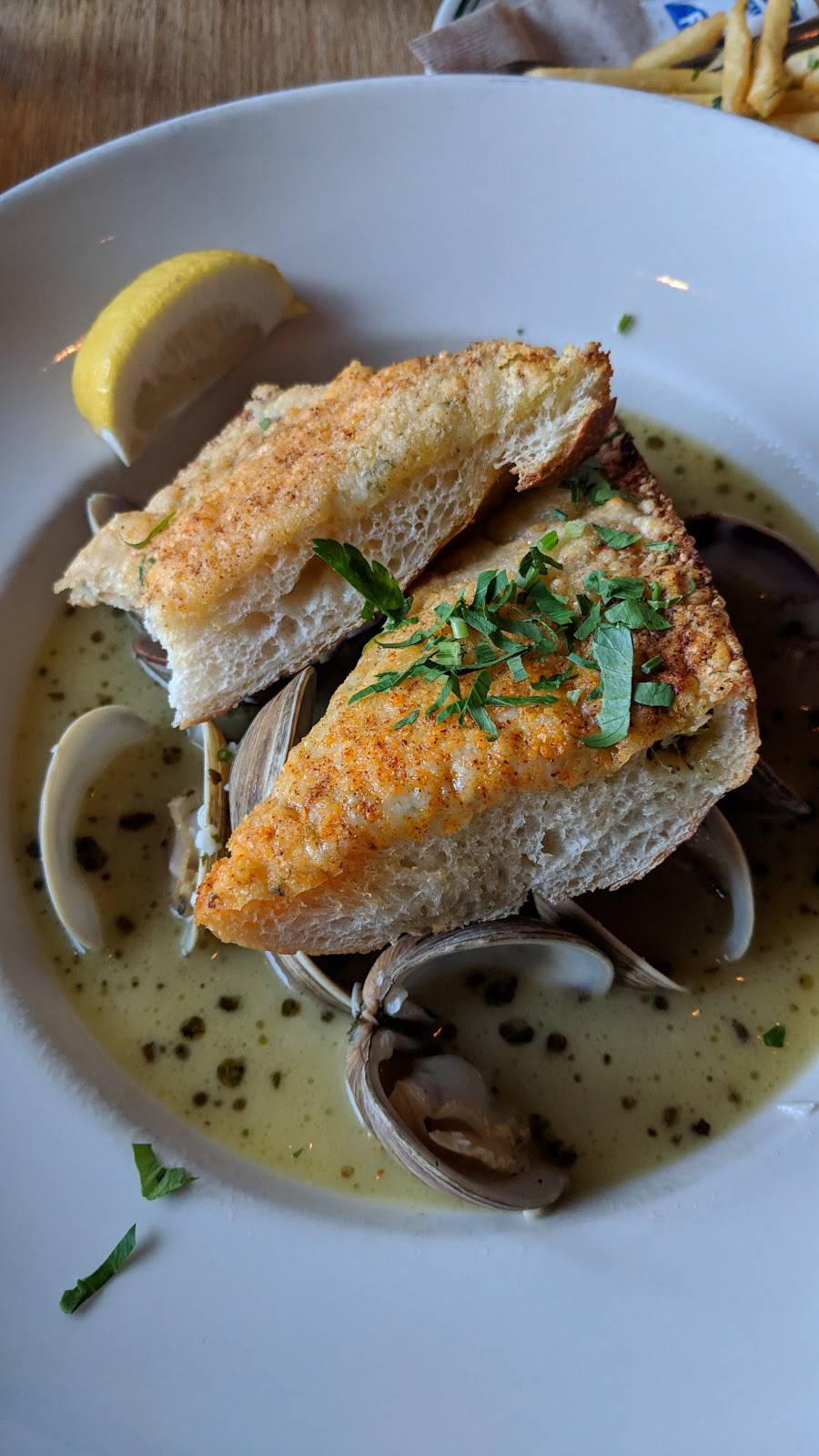 Woodhouse Fish Company | restaurant | 2073 Market St, San Francisco, CA 94114, USA | 4154372722 OR +1 415-437-2722