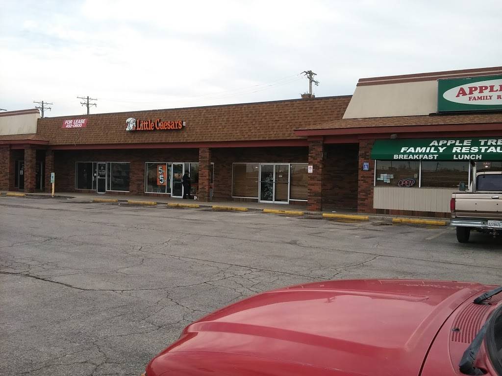 Little Caesars Pizza | meal takeaway | 3717 Nameoki Rd, Granite City, IL 62040, USA | 6188762111 OR +1 618-876-2111