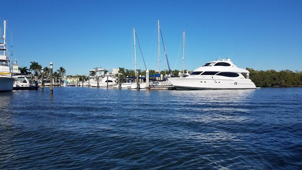 Salty Sams Marina | restaurant | 2500 Main St, Fort Myers Beach, FL 33931, USA | 2394637333 OR +1 239-463-7333