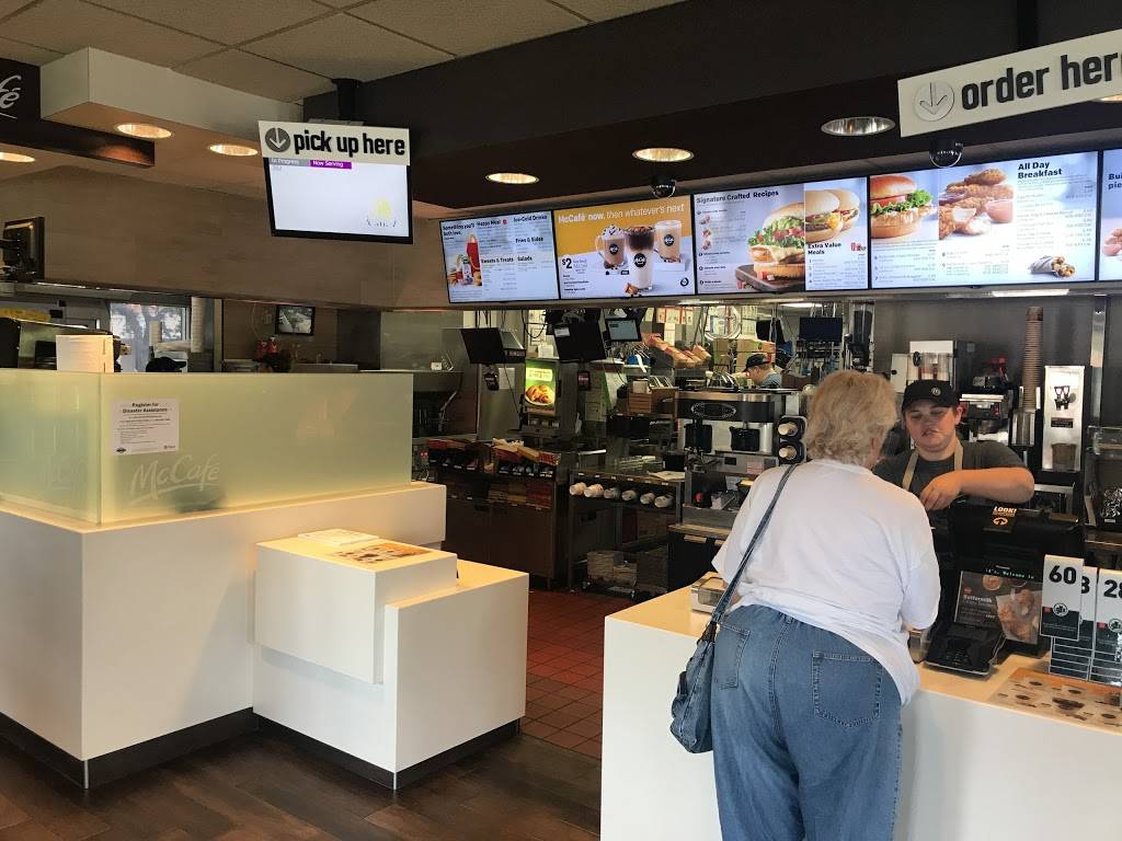 McDonalds | cafe | 2485 Blanding Blvd, Middleburg, FL 32068, USA | 9042829303 OR +1 904-282-9303