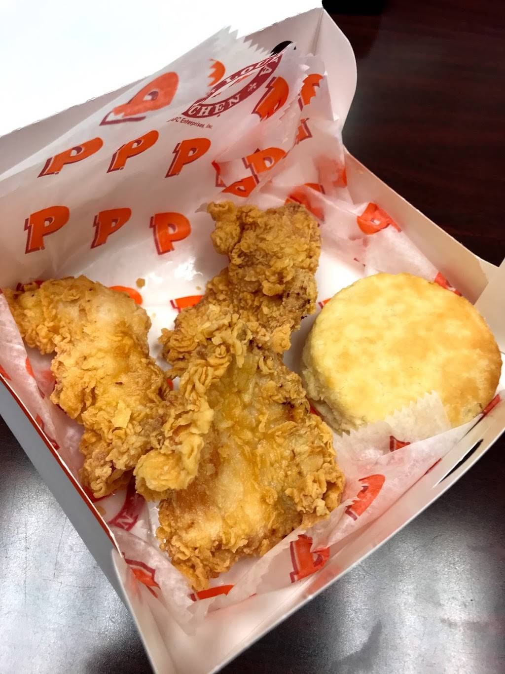 Popeyes Louisiana Kitchen | restaurant | 6232 Elysian Fields Ave, New Orleans, LA 70122, USA | 5042839750 OR +1 504-283-9750