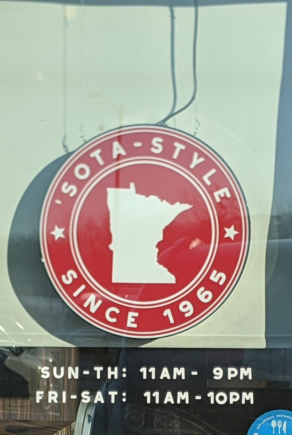 Reds Savoy Pizza | restaurant | 17450 Kenwood Trail, Lakeville, MN 55044, USA | 9522369499 OR +1 952-236-9499