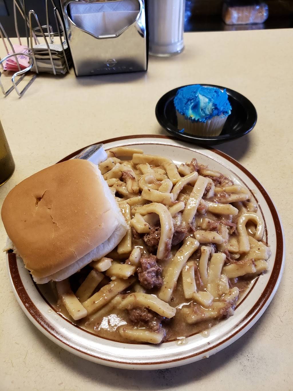 Cowboys Restaurant | restaurant | 121 N Main St, Bluffton, IN 46714, USA | 2608245542 OR +1 260-824-5542