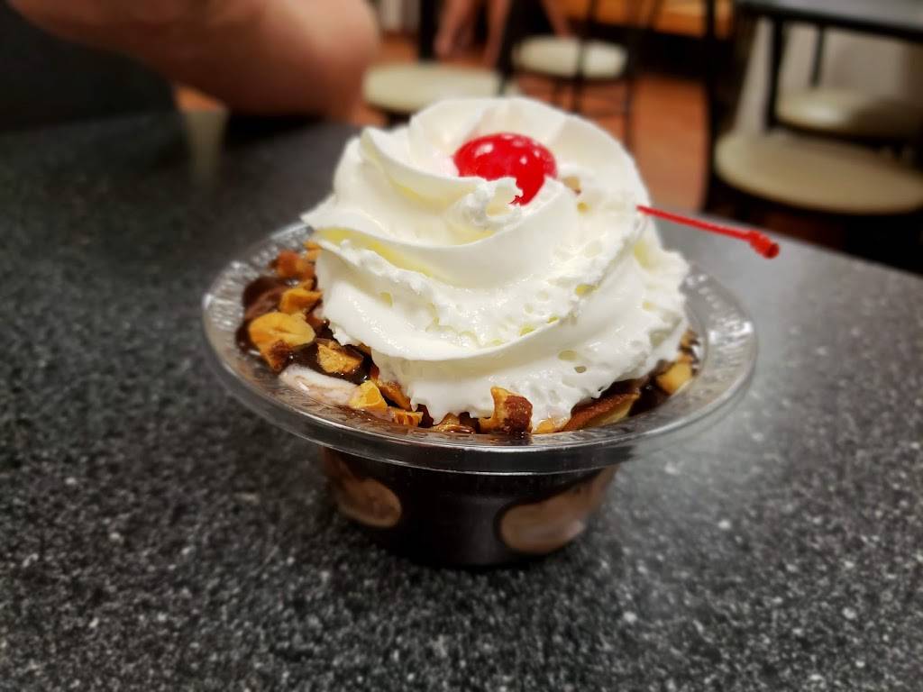 Braums Ice Cream & Burger Restaurant | restaurant | 1505 S Main St, Weatherford, TX 76086, USA | 8175940811 OR +1 817-594-0811