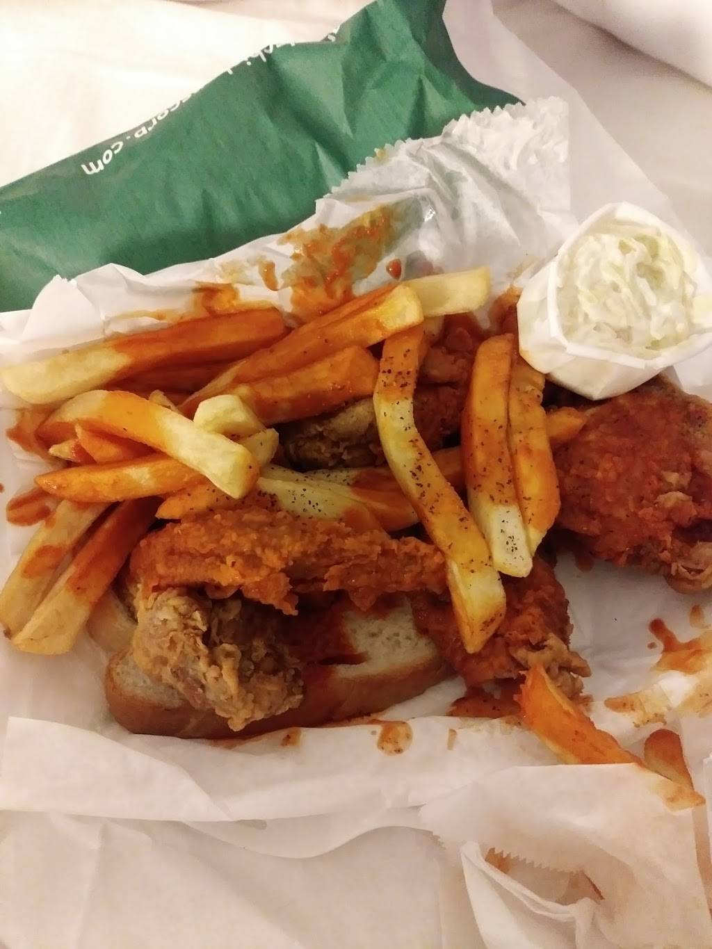 Harolds Chicken Shack | restaurant | 2132 Michigan Avenue, Chicago, IL 60616, USA | 3123265575 OR +1 312-326-5575