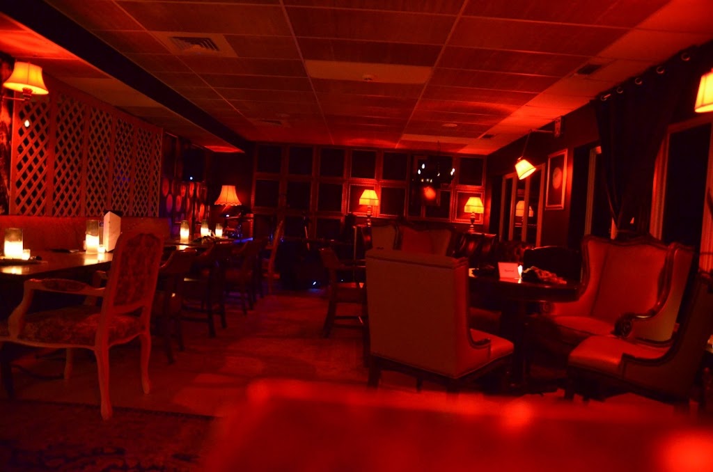 L Lake Lounge | restaurant | 21490 Lincoln Hwy, Lynwood, IL 60411, USA | 7088580592 OR +1 708-858-0592