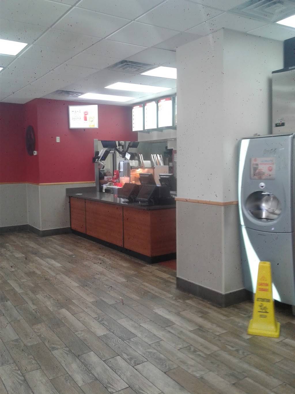 Wendys | restaurant | 2700 Boones Creek Rd, Johnson City, TN 37615, USA | 4232837605 OR +1 423-283-7605