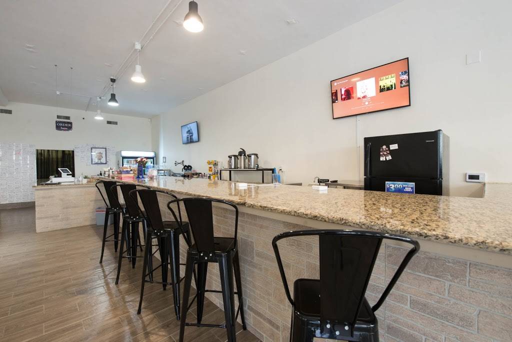 Blended Bistro & Boba | restaurant | 2306 Edgewater Dr, Orlando, FL 32804, USA | 4078689836 OR +1 407-868-9836