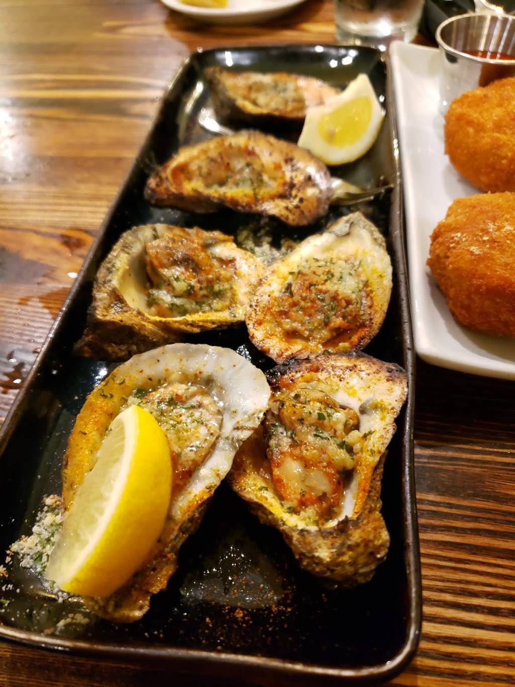 Harold & Belles | restaurant | 2920 W Jefferson Blvd, Los Angeles, CA 90018, USA | 3237359023 OR +1 323-735-9023