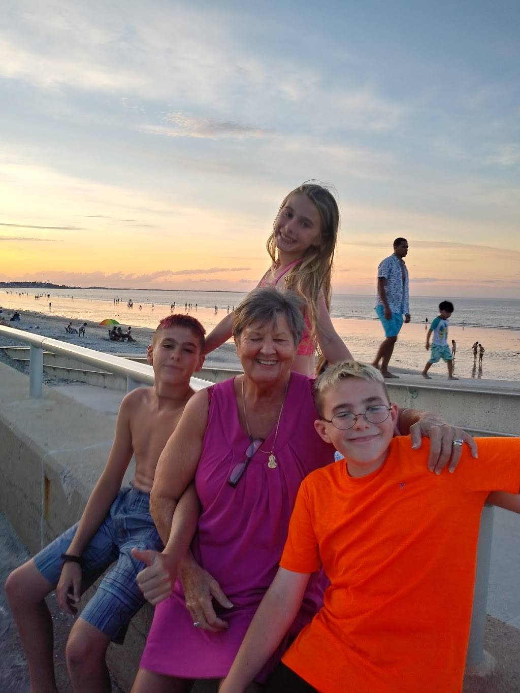 Beach Food Market | restaurant | 245 Nantasket Ave, Hull, MA 02045, USA | 7819254111 OR +1 781-925-4111