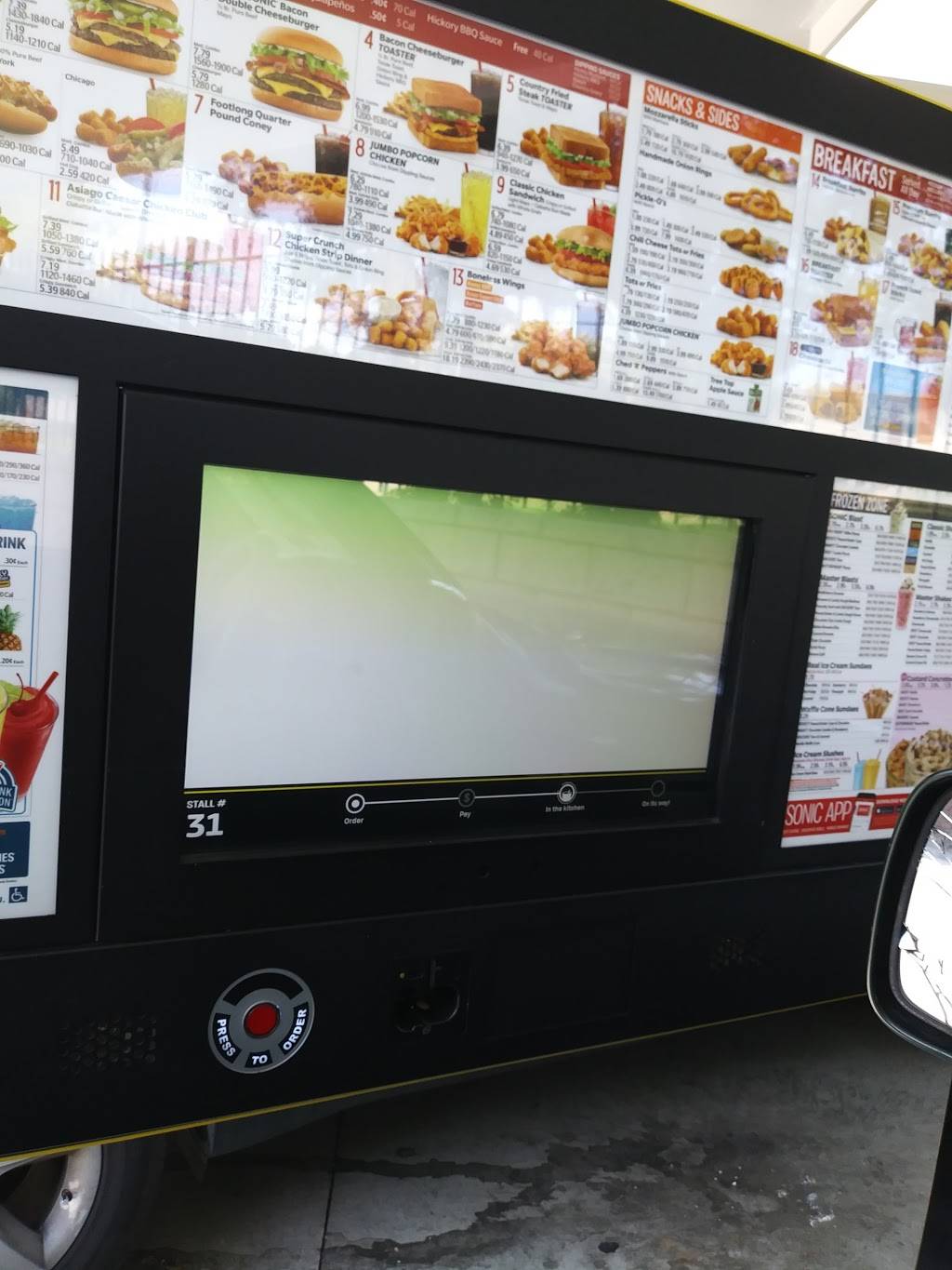 Sonic Drive-In | restaurant | 2000 Jackson Ave W, Oxford, MS 38655, USA | 6622348005 OR +1 662-234-8005