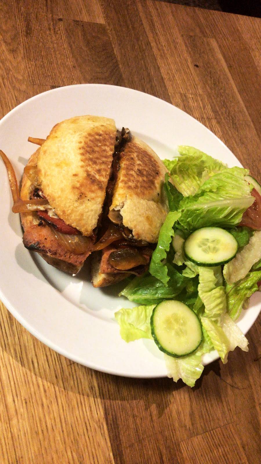 Salto Restaurant & Bar | restaurant | 1138 Davenport Rd, Toronto, ON M6G 2C6, Canada | 4166533077 OR +1 416-653-3077