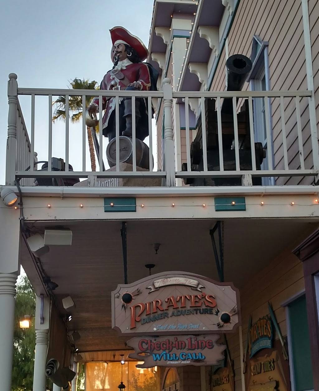 Pirates Dinner Adventure | restaurant | 7600 Beach Blvd, Buena Park, CA 90620, USA | 7146901497 OR +1 714-690-1497
