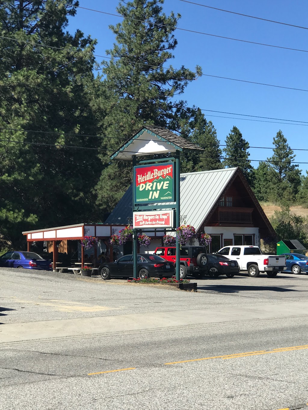 Heidleburger Drive In | restaurant | 12708 US-2, Leavenworth, WA 98826, USA | 5095485471 OR +1 509-548-5471