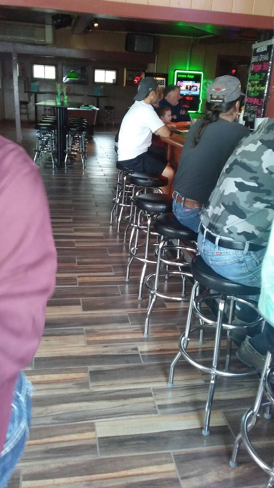 Spoondoggers Bar and Grill | restaurant | N1320 S Lake Shore Dr, Genoa City, WI 53128, USA | 2622958773 OR +1 262-295-8773