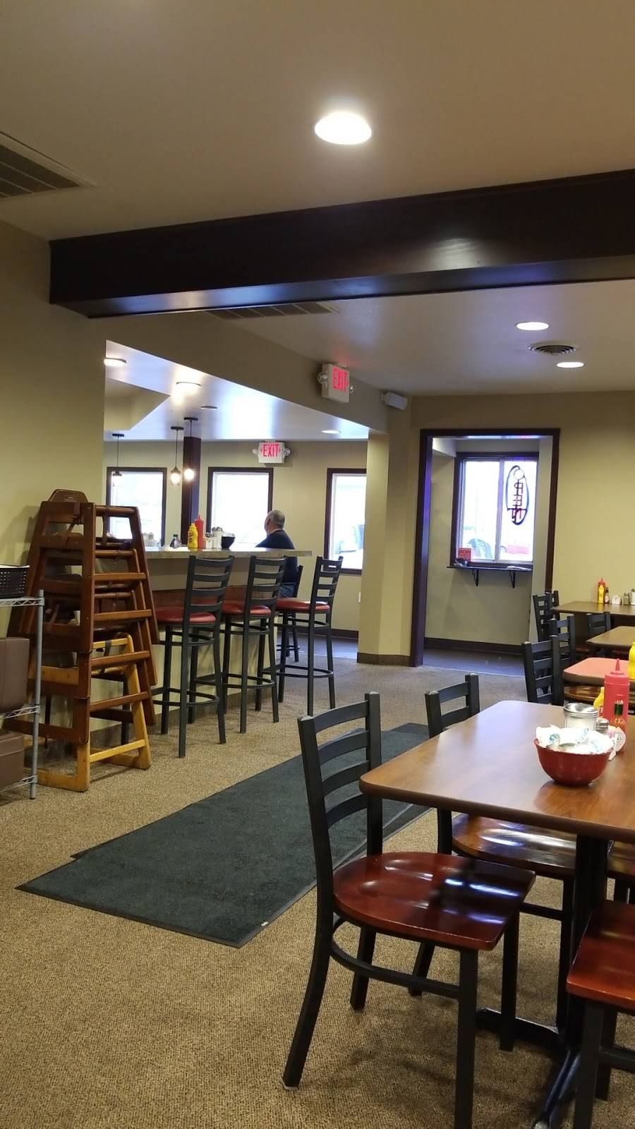 Lulus Diner | cafe | 114 E College Ave, Bluffton, OH 45817, USA | 4193695858 OR +1 419-369-5858