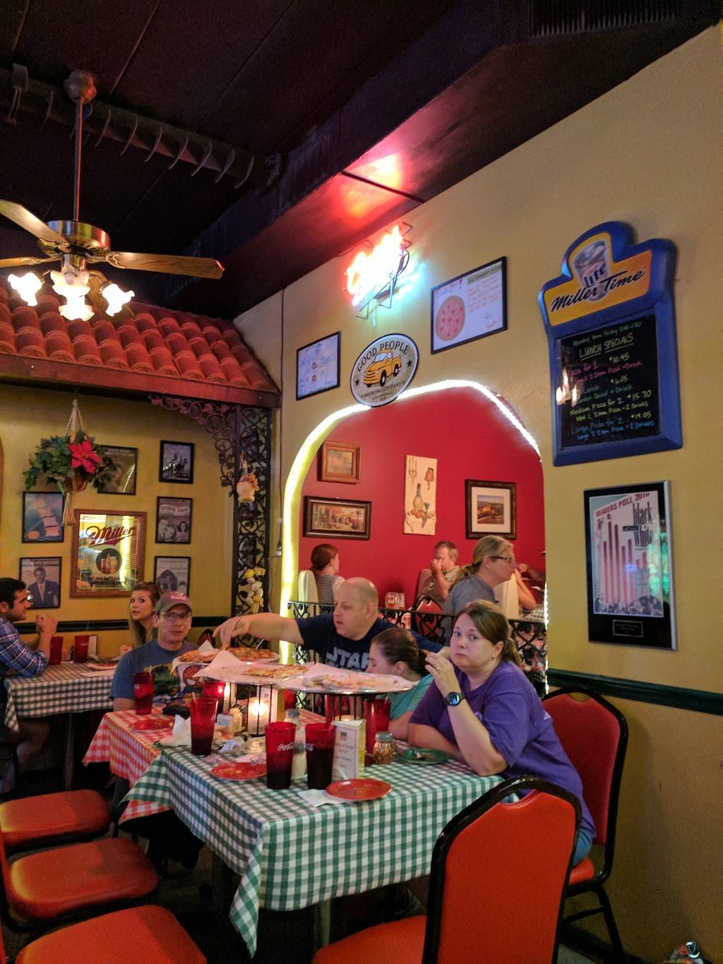 Davenports Pizza Palace | restaurant | 2837 Cahaba Rd, Birmingham, AL 35223, USA | 2058798603 OR +1 205-879-8603