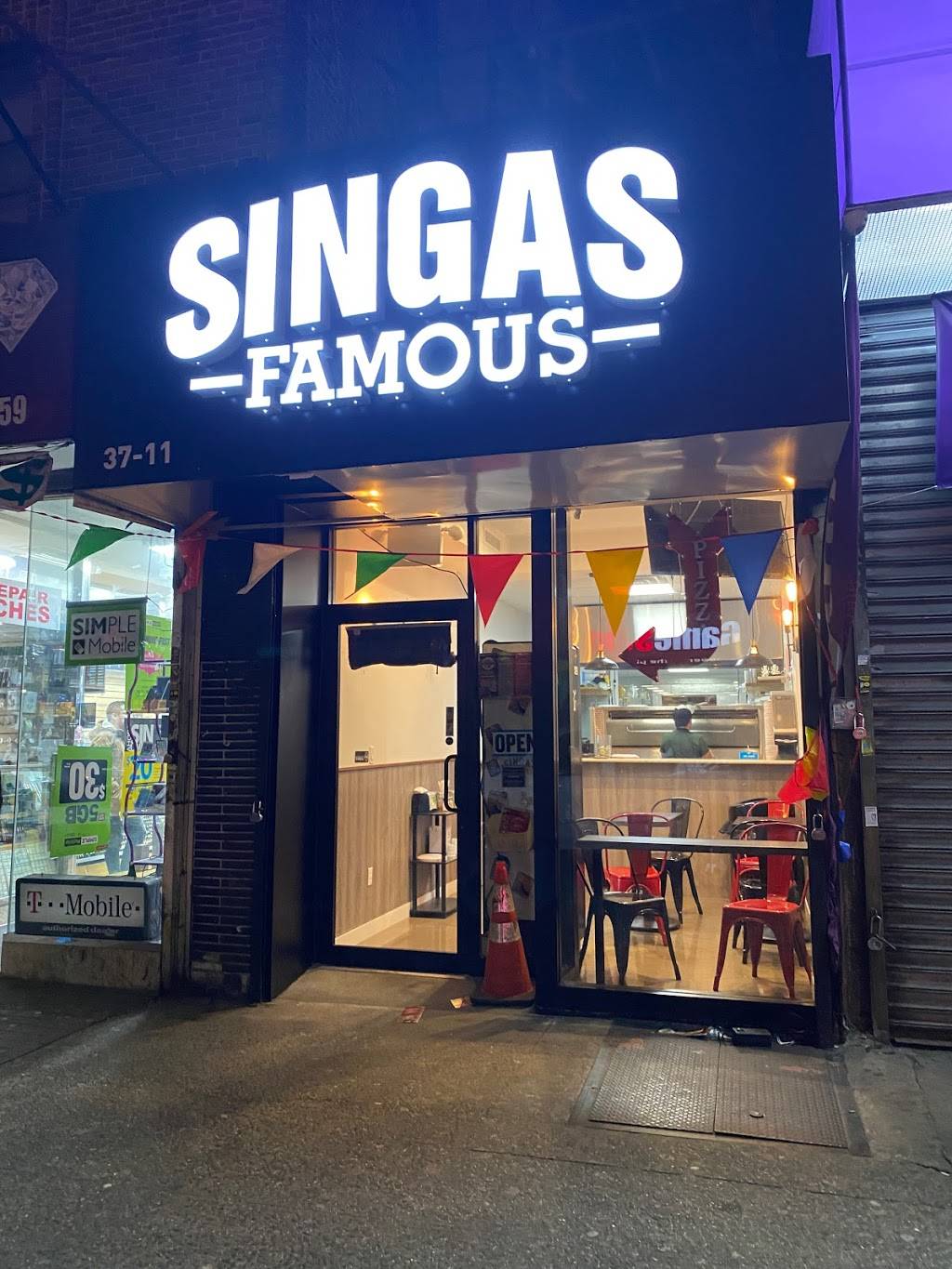 Singas Famous Pizza | restaurant | 37-11 Junction Blvd, Queens, NY 11368, USA | 9177451500 OR +1 917-745-1500