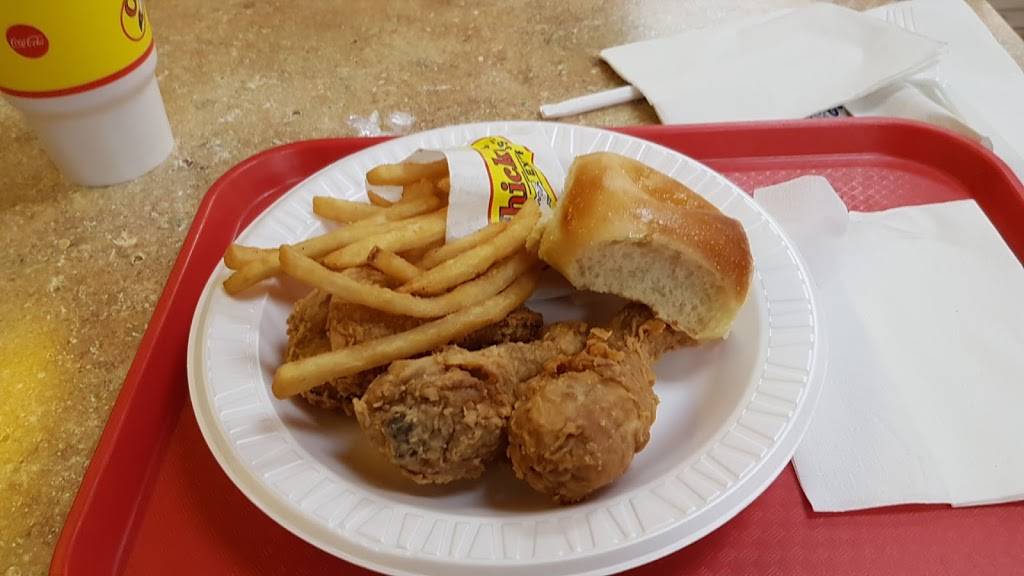 Chicken Express | restaurant | 4760 College St, Beaumont, TX 77707, USA | 4098405950 OR +1 409-840-5950