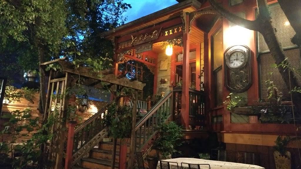 Khun Pics Bahn Thai | restaurant | 3429 SE Belmont St, Portland, OR 97214, USA | 5032351610 OR +1 503-235-1610