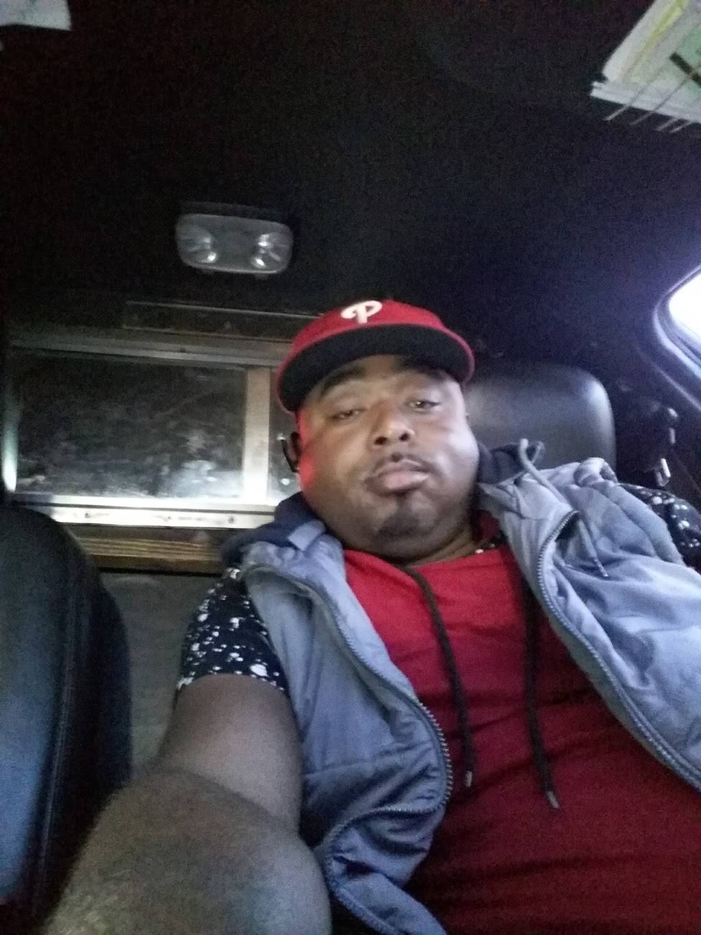 Marckys Restaurant | restaurant | 527 Stuyvesant Ave, Irvington, NJ 07111, USA | 8627723837 OR +1 862-772-3837