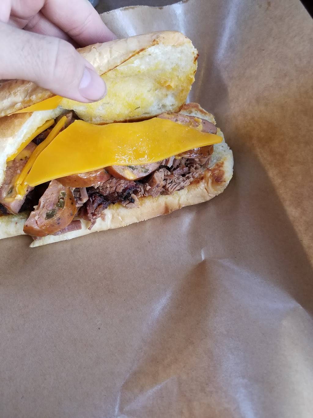 Dickeys Barbecue Pit | restaurant | 3035 Henry St, Muskegon, MI 49441, USA | 2313755644 OR +1 231-375-5644