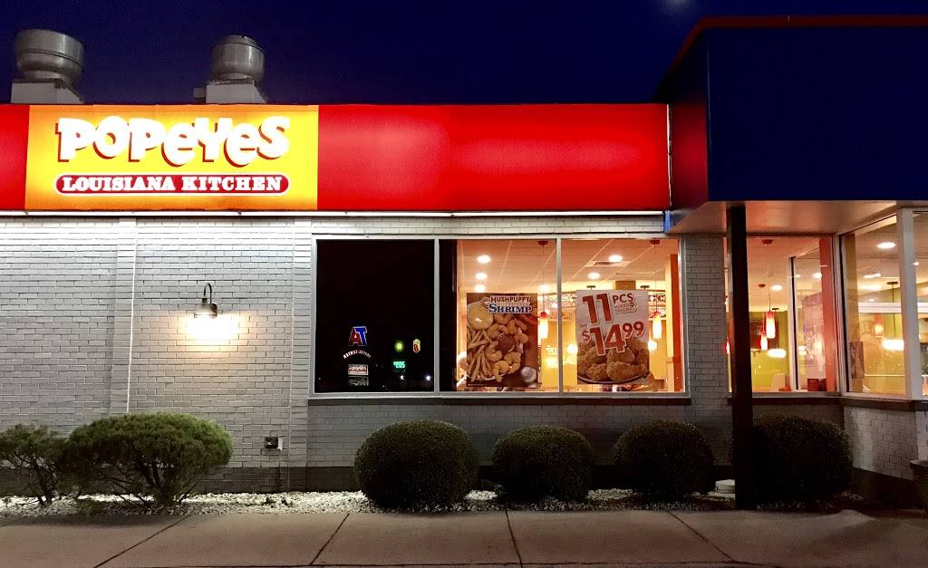 Popeyes Louisiana Kitchen | restaurant | 4401 US-17, Richmond Hill, GA 31324, USA | 9127563381 OR +1 912-756-3381