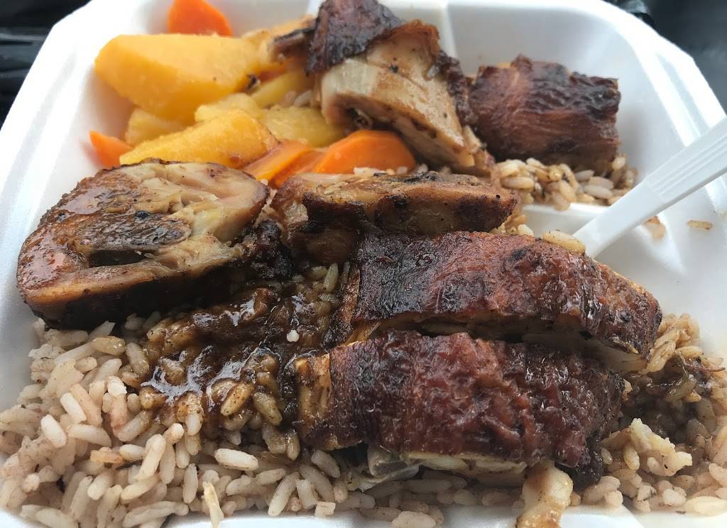 Hopeton Restaurant & Catering | restaurant | 6315 Netherhart Rd, Mississauga, ON L5T 1A2, Canada | 6472749532 OR +1 647-274-9532